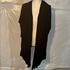 Women's Black Open Front sleeveless cardigan